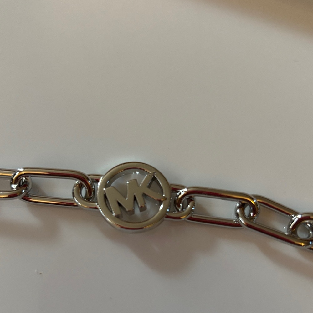 Michael Kors Silver Link Bracelet - Picture 2 of 4